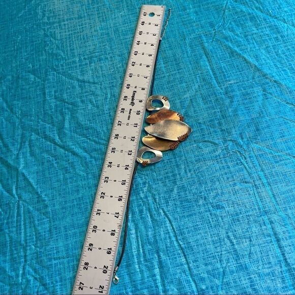 ORGANIC SHAPE SHORT STATEMENT NECKLACE - Picture 8 of 8